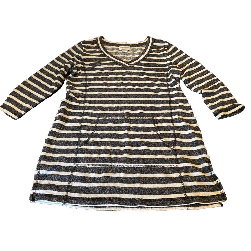 CLAIBORNE Weekend Women’s Medium Top Black/White‎ Knit V-Neck Boho Tunic Lake